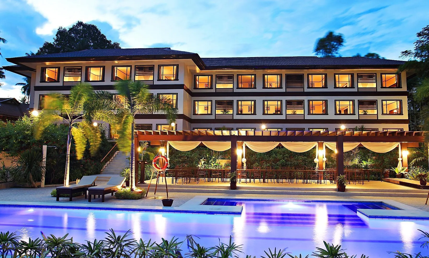 Hotel Tropika Davao